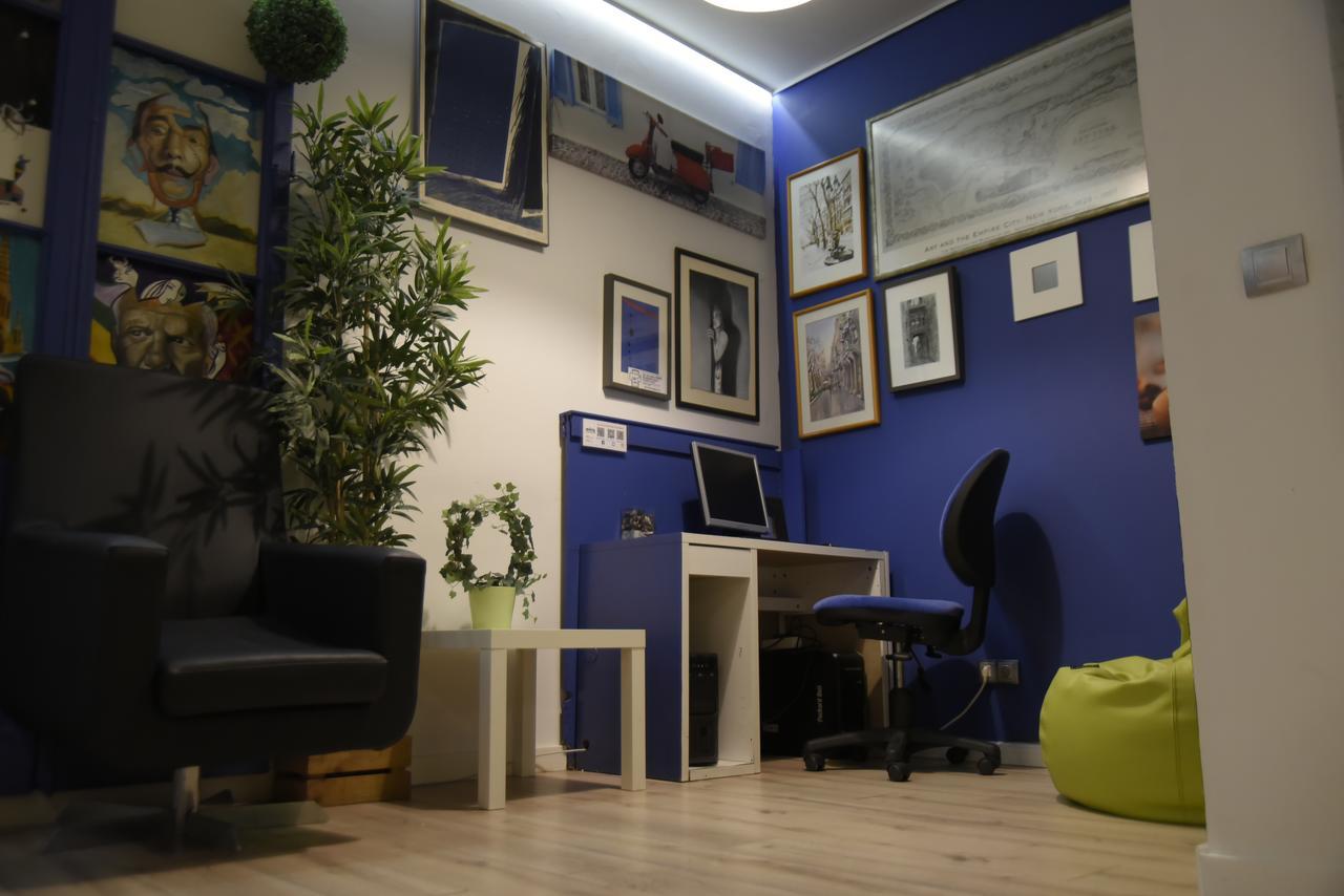 Gracia City Hostel Βαρκελώνη Εξωτερικό φωτογραφία The library