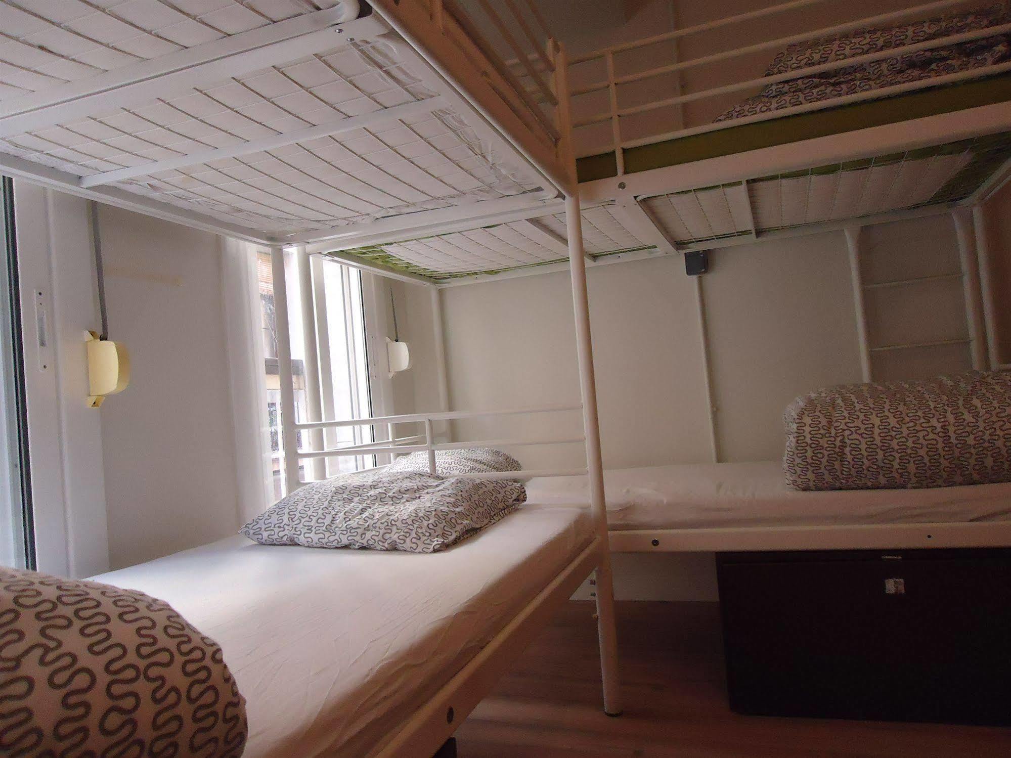 Gracia City Hostel Βαρκελώνη Εξωτερικό φωτογραφία A bunk bed