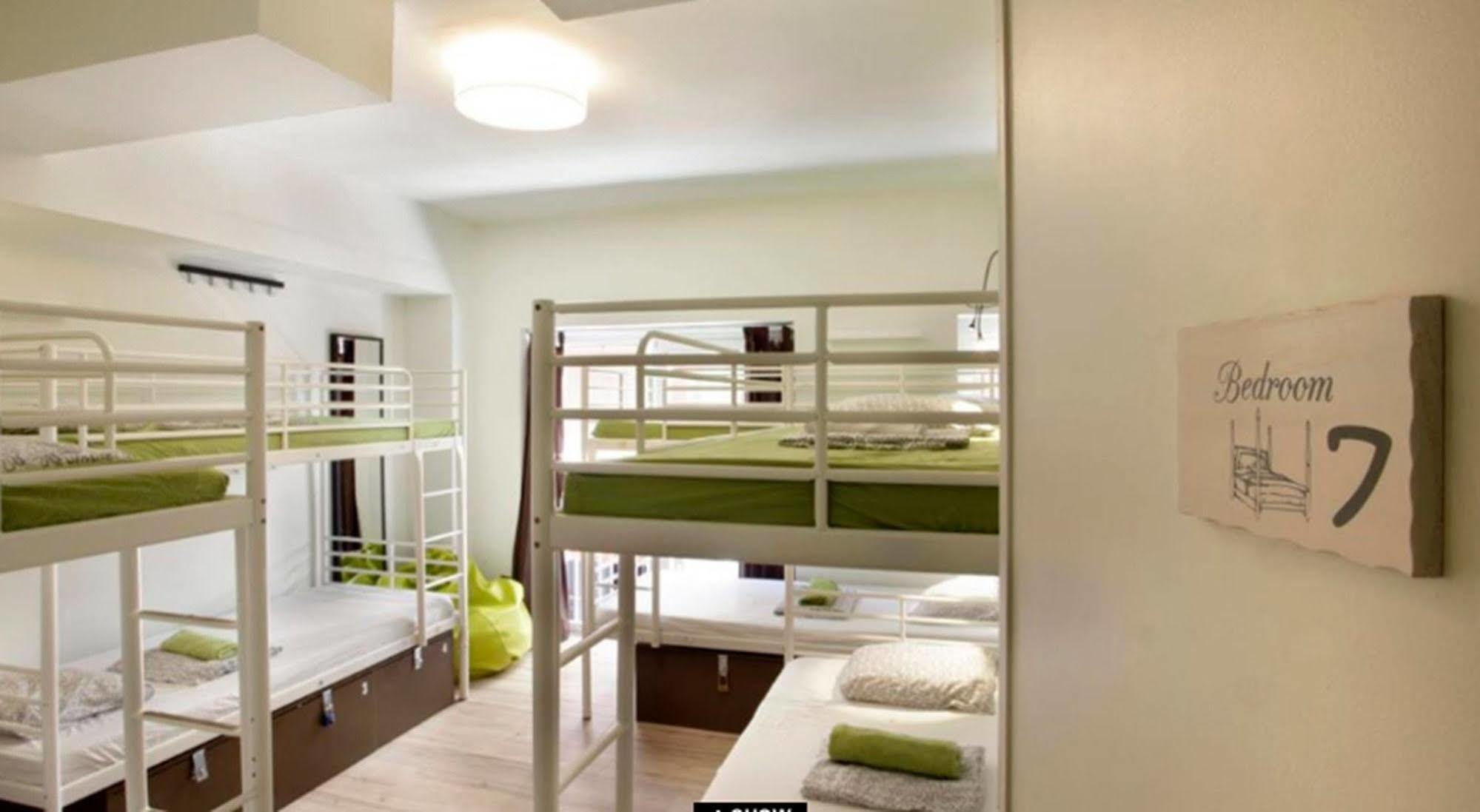 Gracia City Hostel Βαρκελώνη Εξωτερικό φωτογραφία Hostel room in Barcelona, Spain