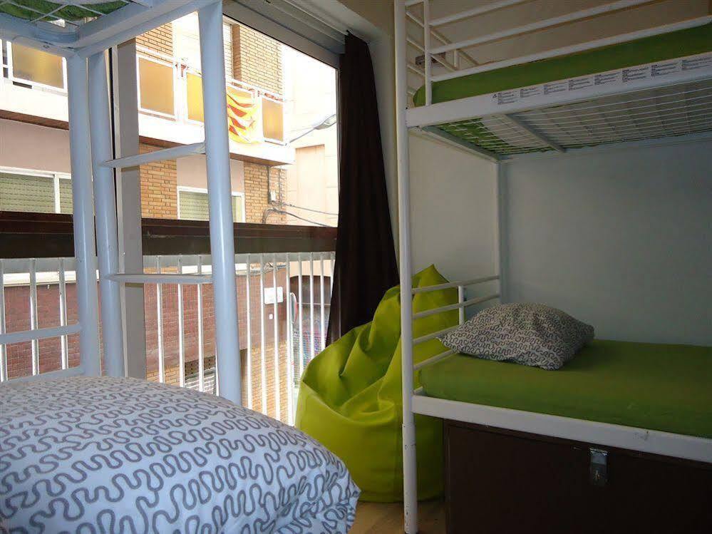 Gracia City Hostel Βαρκελώνη Εξωτερικό φωτογραφία Hostel in Madrid, Spain